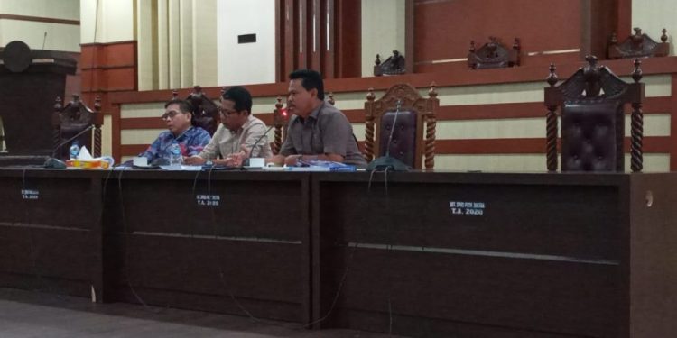 Suasana Rapat pembahasan LKPJ Gubernur Tahun Anggaran 2022 yang berlangsung di sekretariat DPRD Sultra, Selasa (9/5) kemarin