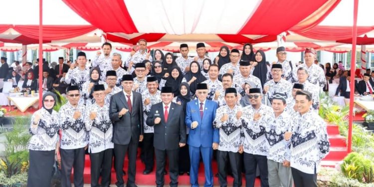 Peringati HGN, Pj Gubernur Intruksikan TAPD Jangan Abaikan Hak Para Guru