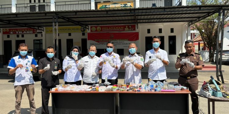 Kejari Konawe Musnahkan BB Paket Sabu Sebanyak 816 Gram