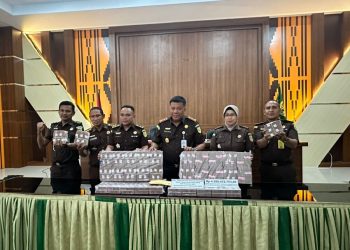 Kejari Kendari Sita Duit Rp 4,3 Miliar Dalam Kasus Penggelapan Dana Pajak Pertambangan di Kolaka
