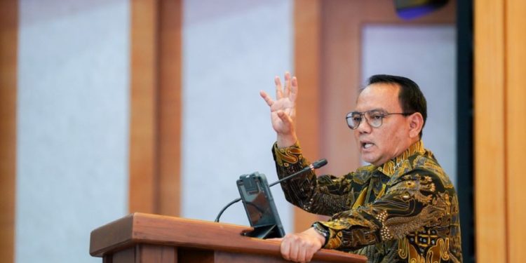 Pj Gubernur Sultra Minta Masyarakat dan Instansi Hemat Listrik