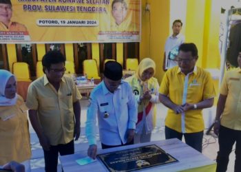 Resmikan Kantor DPD II Golkar Konsel, Bupati Surunuddin Minta Kader Menangkan Pemilu 2024 dan Rawat Kebersamaan