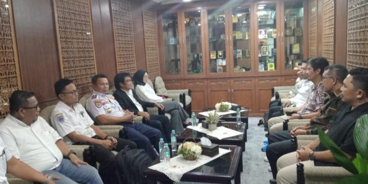 Audensi Dengan Wakil Ketua Komisi V DPR-RI, Ahali Paparkan Kondisi Infrastruktur Jalan Di Butur