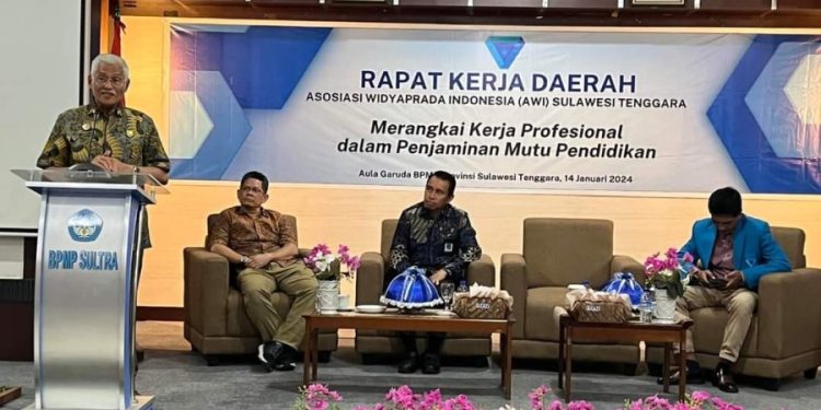 Asrun Lio Dukung AWI Tingkatkan Mutu Pendidikan Sultra