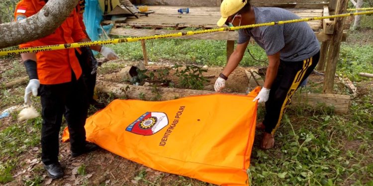 Mayat Tanpa Identitas Ditemukan Sudah Membusuk di Rumah Kebun Warga