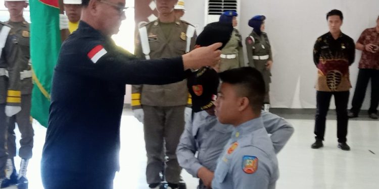 Sukseskan Pemilu 2024, Bupati Surunuddin Kukuhkan 1685 Satlinmas