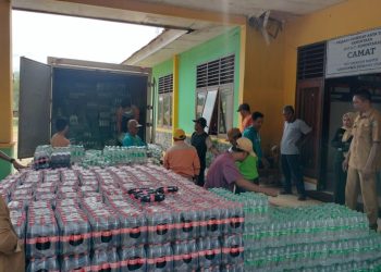 Sambut Hari Raya Idul Fitri, PT OSS Bagikan 34.910 Paket Lebaran kepada Karyawan dan Warga
