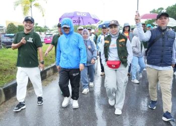 Bupati Surunuddin Ikut Ramaikan Jalan Santai Dalam Rangka HUT Konsel ke-21 Tahun