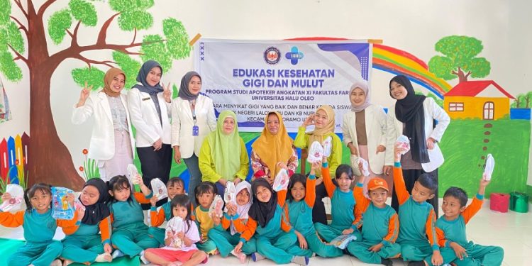 Mahasiswa Apoteker FF UHO Angkatan-XI Berikan Edukasi Kesehatan Gigi dan Mulut Bagi Anak Usia Dini