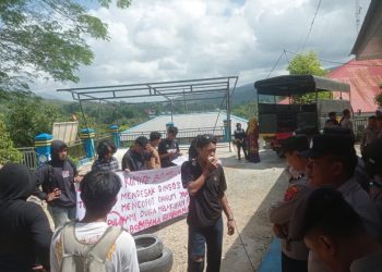 Terkait Dugaan Pemerasan, Aliansi FRI Melakukan Unjuk Rasa di Kantor Dinsos Bombana