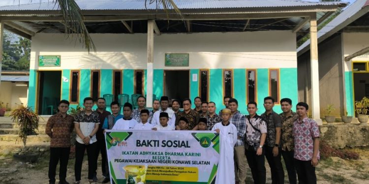 Momentum HBA ke- 64, Kejari Konsel Salurkan Bantuan Sembako di Panti Asuhan Nurul Falaq