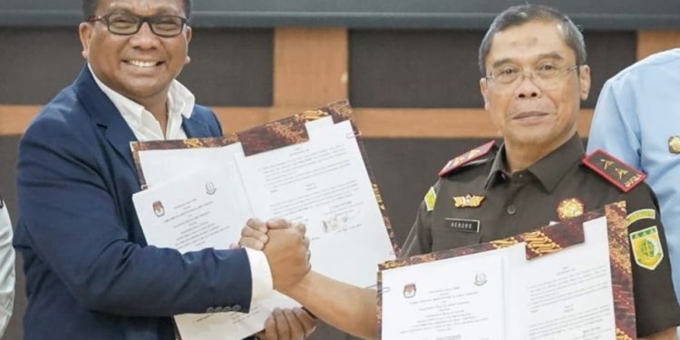 Kejati-KPU Sultra Teken MoU Masalah Penanganan Hukum Bidang Datun