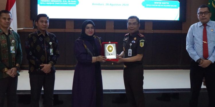 Kejati Sultra-BPJS Ketenagakerjaan Wilayah Sulawesi Maluku Teken Kerja Sama Terkait Bidang Datun