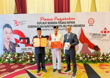 Terima Duplikat Bendera Pusaka dari BPIP, Bupati Surunuddin : Ini Bagian Dari Upaya Menjaga dan Menghormati Sejarah