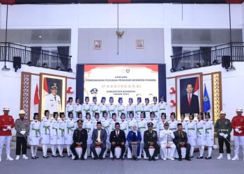 Pj Bupati Bombana Resmi Kukuhkan 73 Anggota Paskibraka