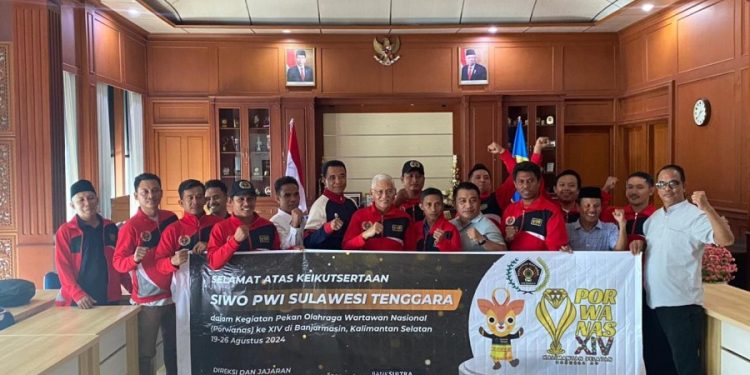 Sekda Asrun Lio Lepas Secara Resmi Kontingen Porwanas PWI Sultra ke Banjarmasin