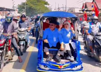 Paslon Bupati Buya Mendaftar di KPU Menggunakan Bentor, Burhanuddin : Ini Simbol Komitmen Mendekatkan Diri dengan Masyarakat