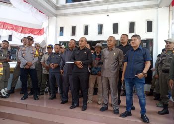 Demo di DPRD Konsel, Masyarakat Nelayan Palangga Selatan Minta Aktifitas Pertambangan PT. GAP Dihentikan