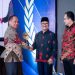 Sukses Membangun Konsel, Surunuddin Diganjar Sultra Award Kendari Pos 2024