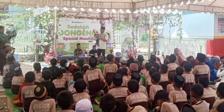 Yayasan SIT Al Izzah Bombana Gelar Perayaan Maulid Nabi Muhammad SAW Tampilkan Roadshow Boneka
