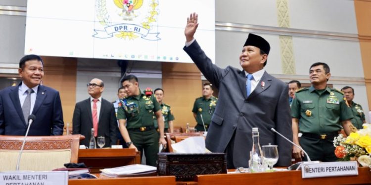 Rapat Terakhir Bersama Komisi I DPR RI, Prabowo Pamitan