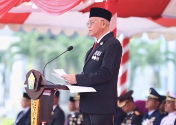 Sekda Asrun Lio Pimpin Upacara Peringatan Hari Pahlawan