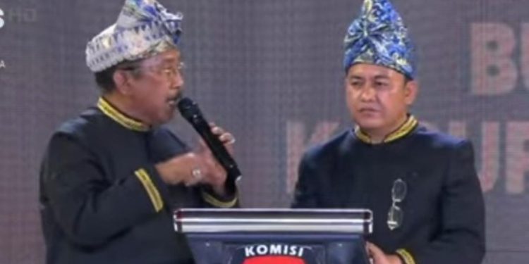 Debat Publik Cabup, Paslon Berani Paparkan Perubahan Satus Jalan Kabupaten Bombana