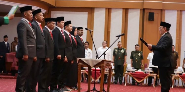 Pj Gubernur Lantik Tujuh Komisioner KPID Sultra Periode 2024-2027