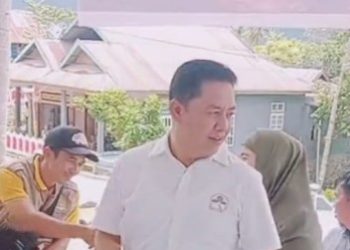 Cawabup Bombana Ahmad Yani Salurkan Hak Pilihnya di Kampung Halaman