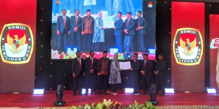 KPU Tetapkan Siska-Sudirman Sebagai Walikota dan Wakil Walikota Kendari Terpilih Pilkada 2024