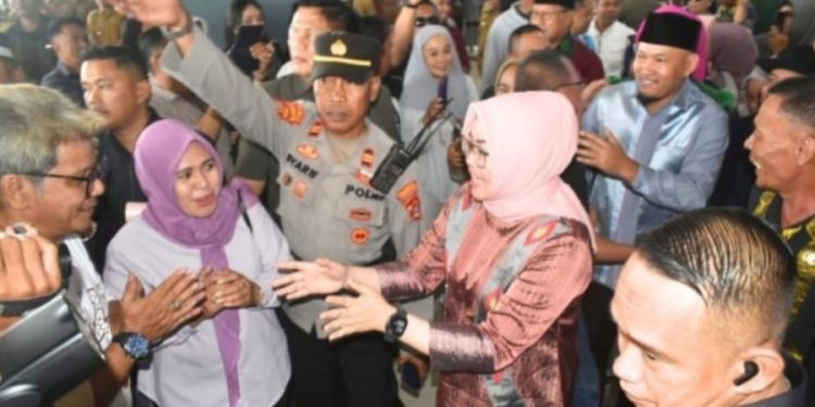 Pulang Dari Magelang, Siska Disambut Ribuan Masyarakat dan ASN Pemkot Kendari