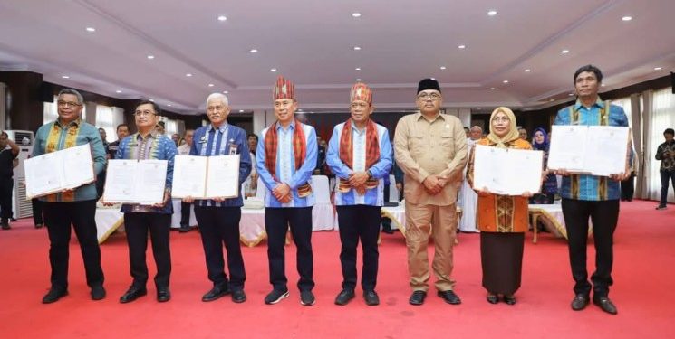 Gubernur Sultra Teken Pakta Integritas dan Perjanjian Kinerja 2025