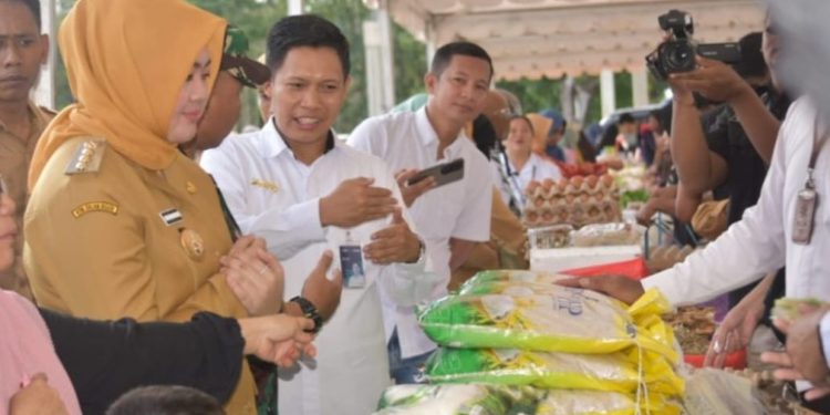 DPRD Apresiasi Gerakan Pasar Murah yang Digelar Pemkot Kendari