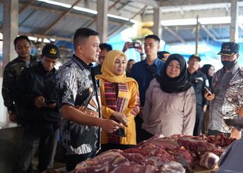 Wabup Konsel Sidak di Pasar Ranomeeto dan RMU Amoito