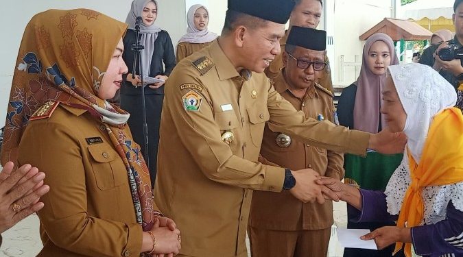 Bupati Irham Kalenggo Lepas 73 JCH, Titip Doa untuk Daerah di Tanah Suci