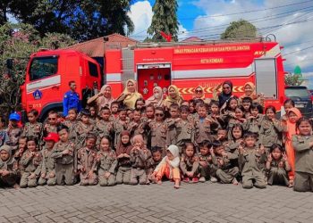 Damkarmat Kota Kendari Edukasi Anak Usia Dini Cegah Bencana Kebakaran