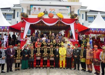 Pimpin Upacara HUT Konsel ke- 22, Wagub Apresiasi Kemajuan Daerah dan Dukung Program SETARA