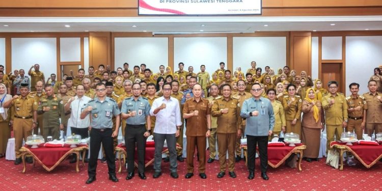 Gubernur Andi Sumangerukka Matangkan Persiapan Pelaksanaan Rakornas Produk Hukum Daerah 2025 di Sultra