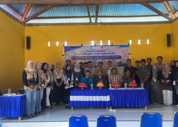 Mahasiswa IAIN Kendari Kolaborasi dengan JUARA Foundation Gelar Pelatihan Literasi Keuangan Keluarga di Desa Kalibaru