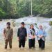 Gubernur Malut Sherly Laos Didampingi Bupati Konsel Berkunjung di Wisata Air Terjun Moramo