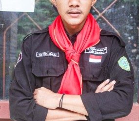 Di Tengah Kemiskinan, DPR Hidup Mewah: Bubarkan DPR Jadi Solusi?