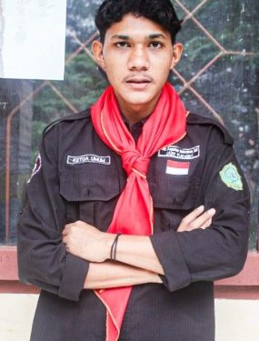 Di Tengah Kemiskinan, DPR Hidup Mewah: Bubarkan DPR Jadi Solusi?