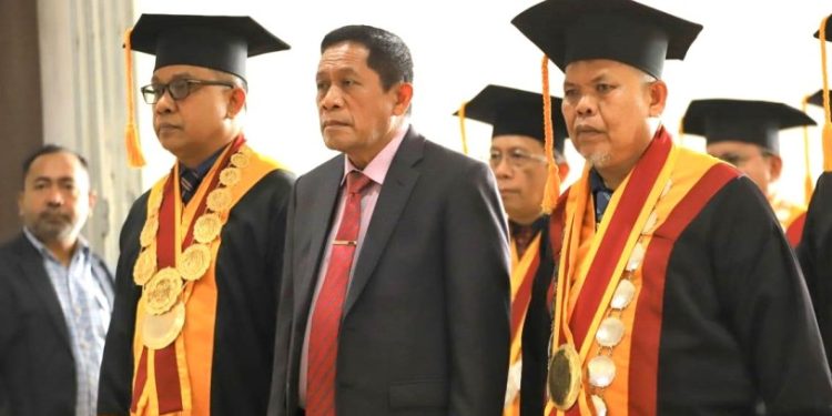 Wagub Sultra Hugua Ajak Lulusan UHO Ikut Berkontribusi Dalam Pembangunan Daerah