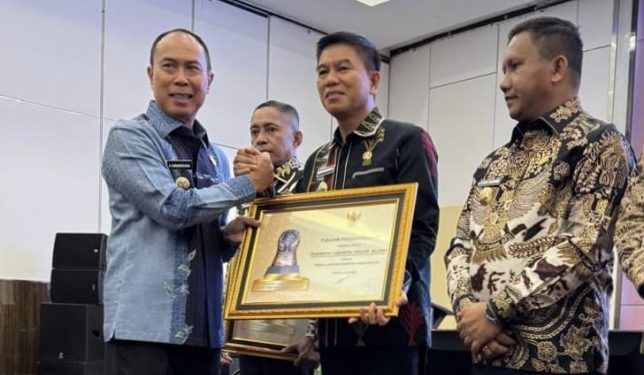 Pemkab Konsel Terima Penghargaan Paritrana Award 2025