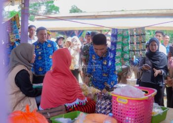 Bupati dan Wabup Konsel Resmikan Pasar Rakyat Potoro di Andoolo, Diharapkan Pacu Perekonomian Lokal
