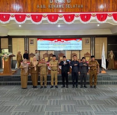 Pemkab Konsel Serahkan R-APBD Perubahan Tahun 2025 ke DPRD