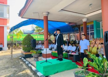 Wabup Wahyu Pimpin Upacara Peringatan Hari Santri Nasional 2025 di Konsel