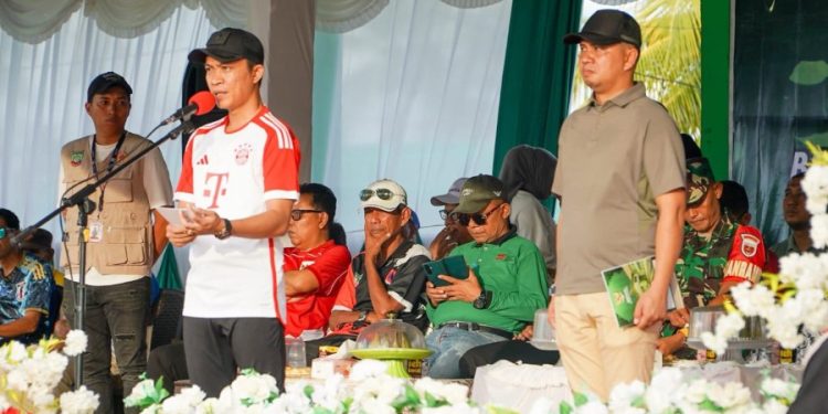 Bupati Konut Ikbar Resmi Buka Turnamen Sepakbola Bupati Cup 2025