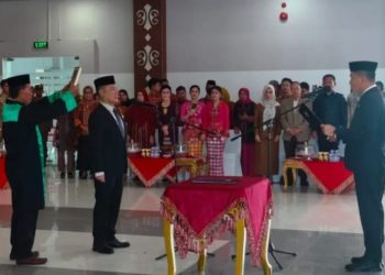 Bupati Konsel Irham Kalenggo Lantik Ichsan Porosi Sebagai Sekda Definitif