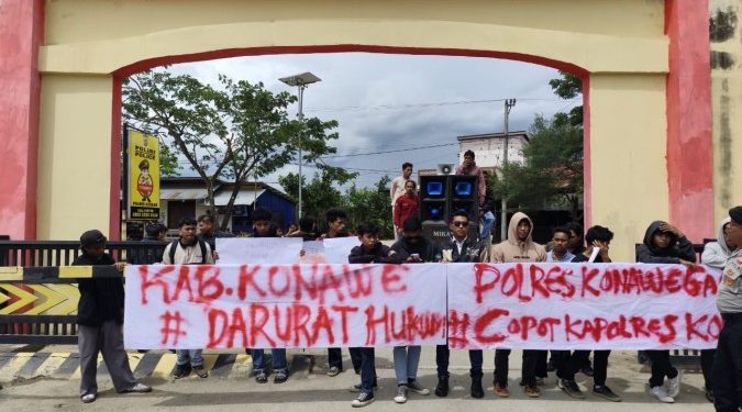 FORKAD Sultra Gelar Unjuk Rasa di Polres Konawe, Buntut Kasus Judi Sabung Ayam yang Diduga Dibekingi Oknum Aparat